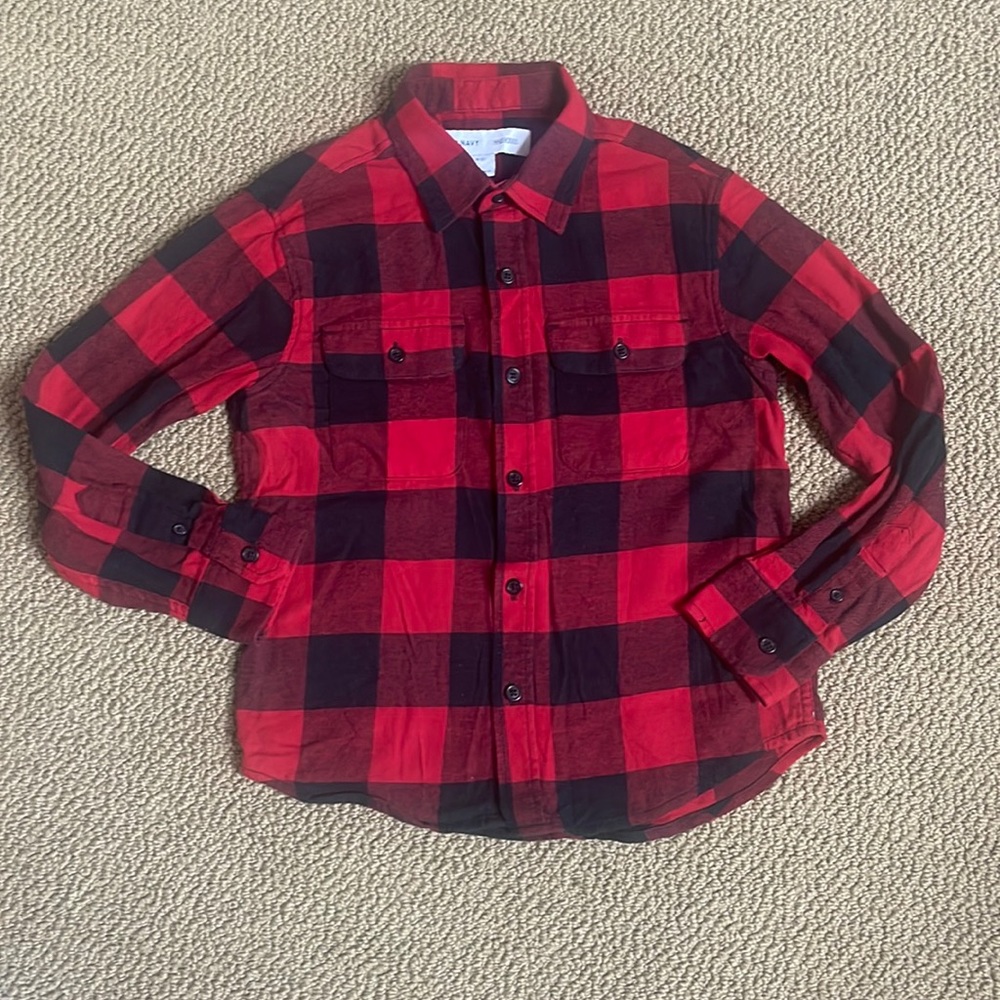 Old Navy built in flex size medium (8) shirt. Great condition!